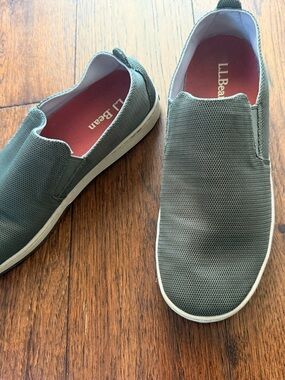 L.L. Bean Men's Slip-On Canvas Sneakers in Olive Green. Size 11.